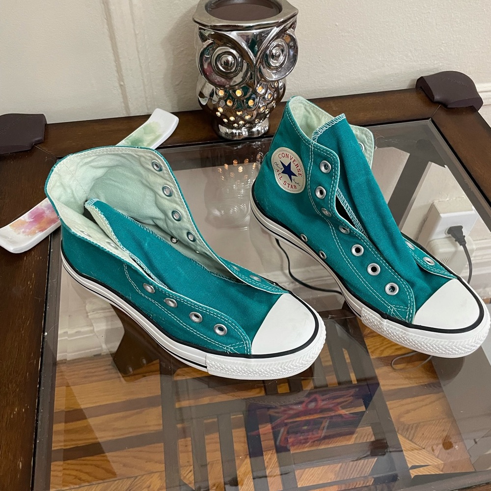 Unisex Converse in hard to find color.